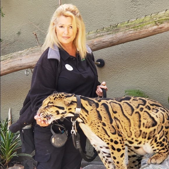 Meet your Posher, Lorena - Picture 1 of 17